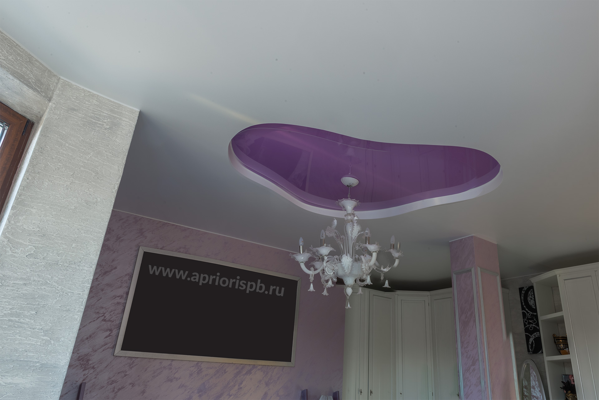 Двухуровневый ПВХ потолок с подсветкой, потолок в спальне, натяжной потолок, фиолетовй, розовый, двухуровневый, натяжные потолки в спб, санкт-петербург, априори